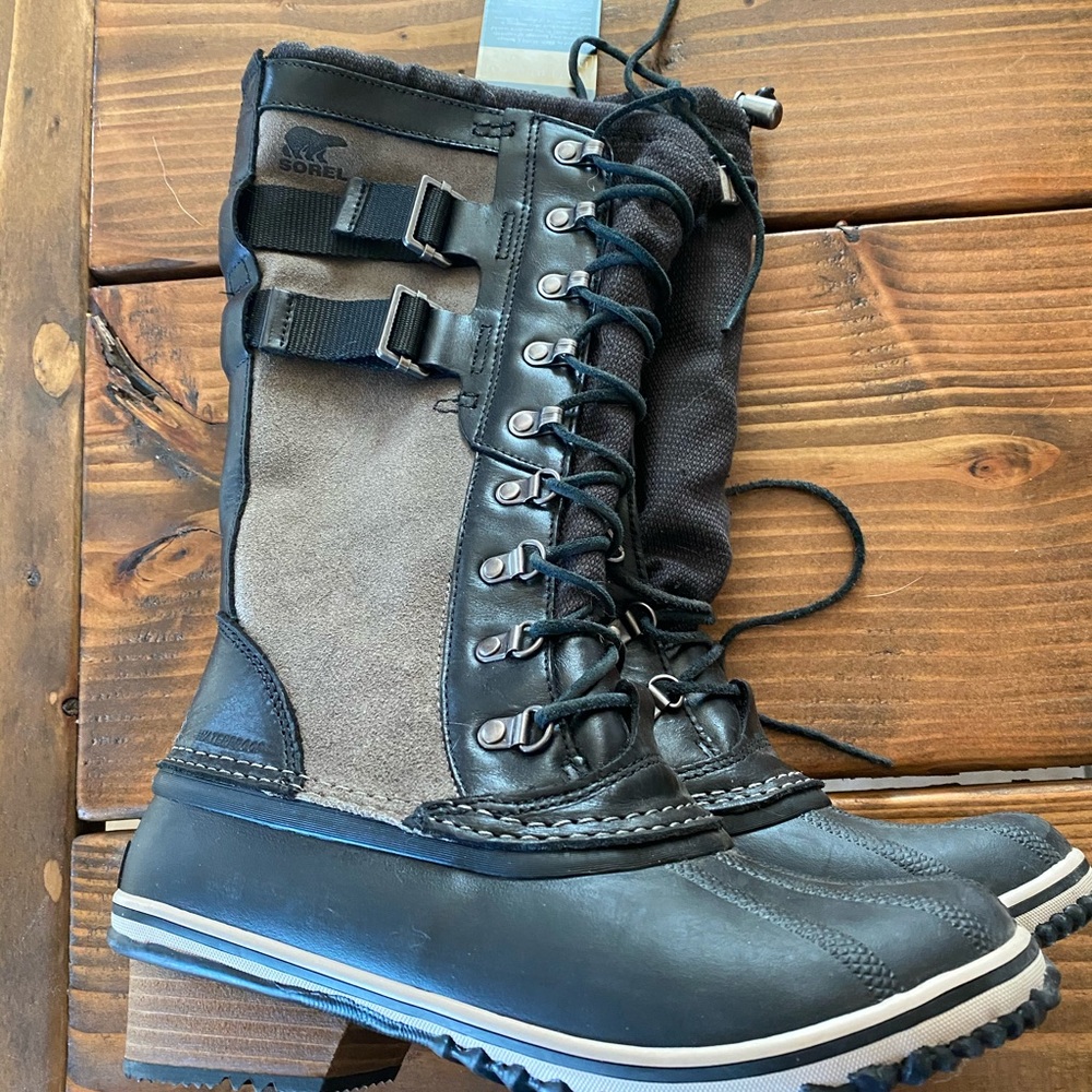 Sorel size 8.5 brand new,